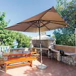 펜션 Six-bedroom In Sipan