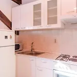 Six-Bedroom Holiday Home In Sipan Holiday home *