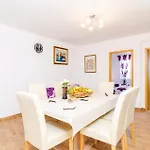 펜션 Six-bedroom In Sipan *