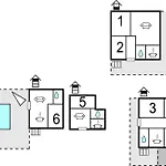 Six-bedroom In Sipan 수두라드
