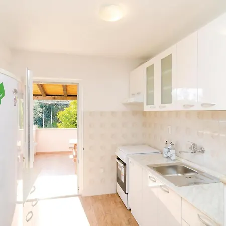 Six-bedroom In Sipan * Sudurad