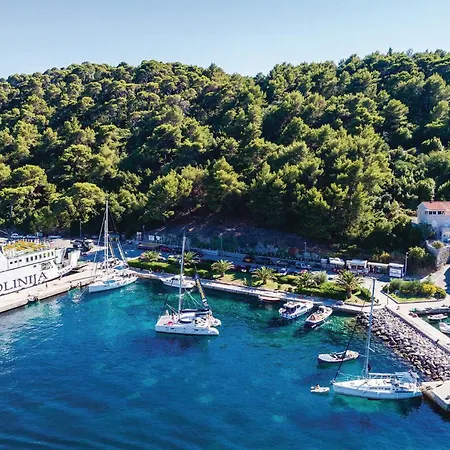 펜션 Six-bedroom In Sipan 수두라드