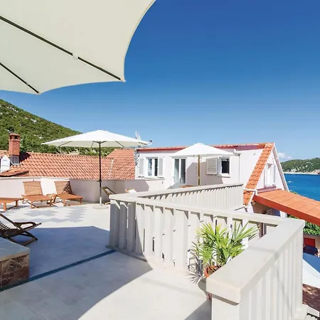Cozy Home In Sipan With Outdoor Swimming Pool Sudurad