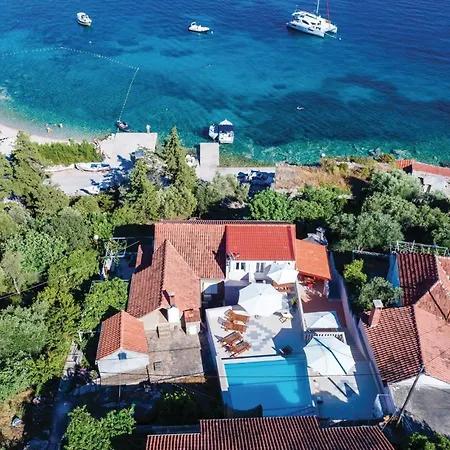Cozy In Sipan With Outdoor Swimming Pool Σπίτι διακοπών *