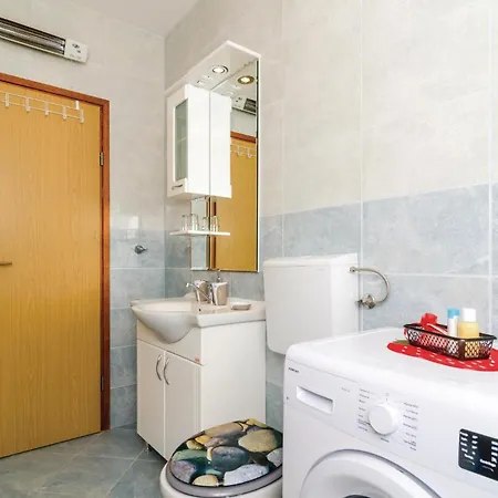 Ferienhaus Cozy Home In Sipan With Outdoor Swimming Pool *