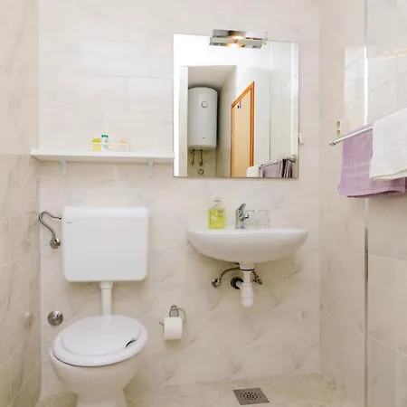 Cozy Home In Sipan With Outdoor Swimming Pool