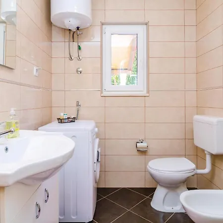 Ferienhaus Cozy Home In Sipan With Outdoor Swimming Pool