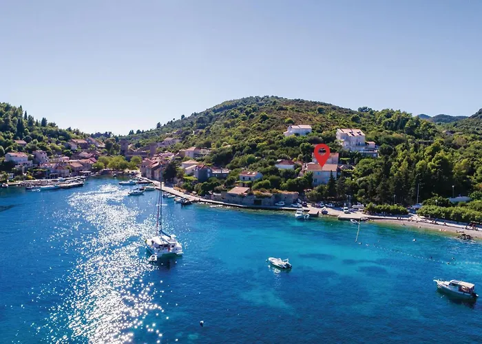 Six-bedroom In Sipan